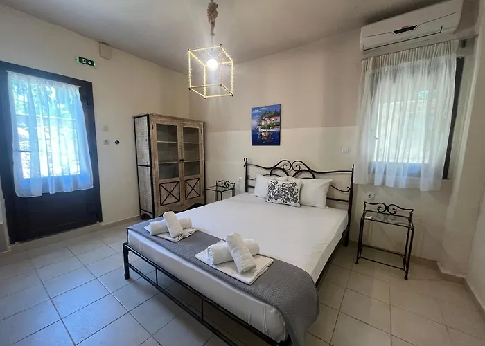 Πανσιόν The House - & (adults Only) 3*