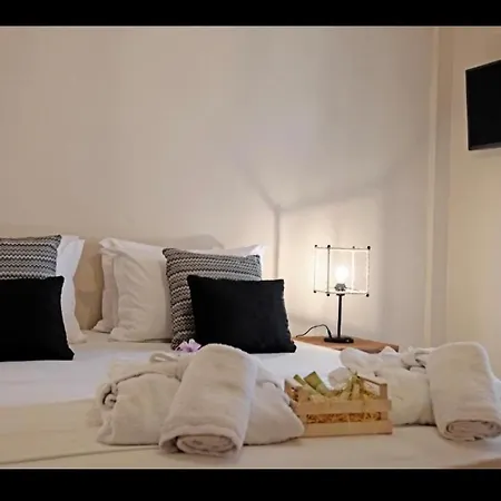 The House - & (adults Only) Гостевой дом Афитос